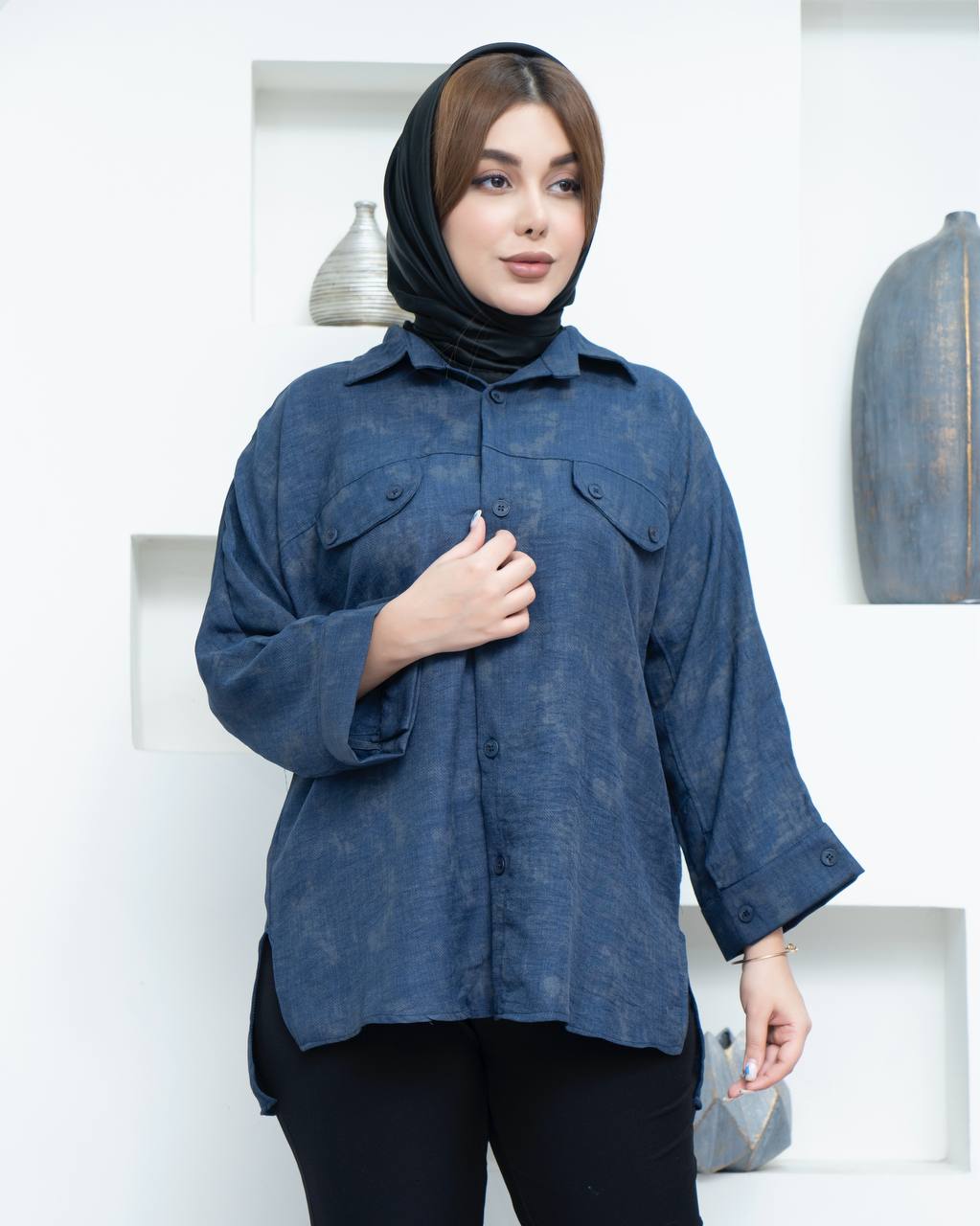 شومیز یقه دلبری زنانه با پارچه پرینت گازوییلی